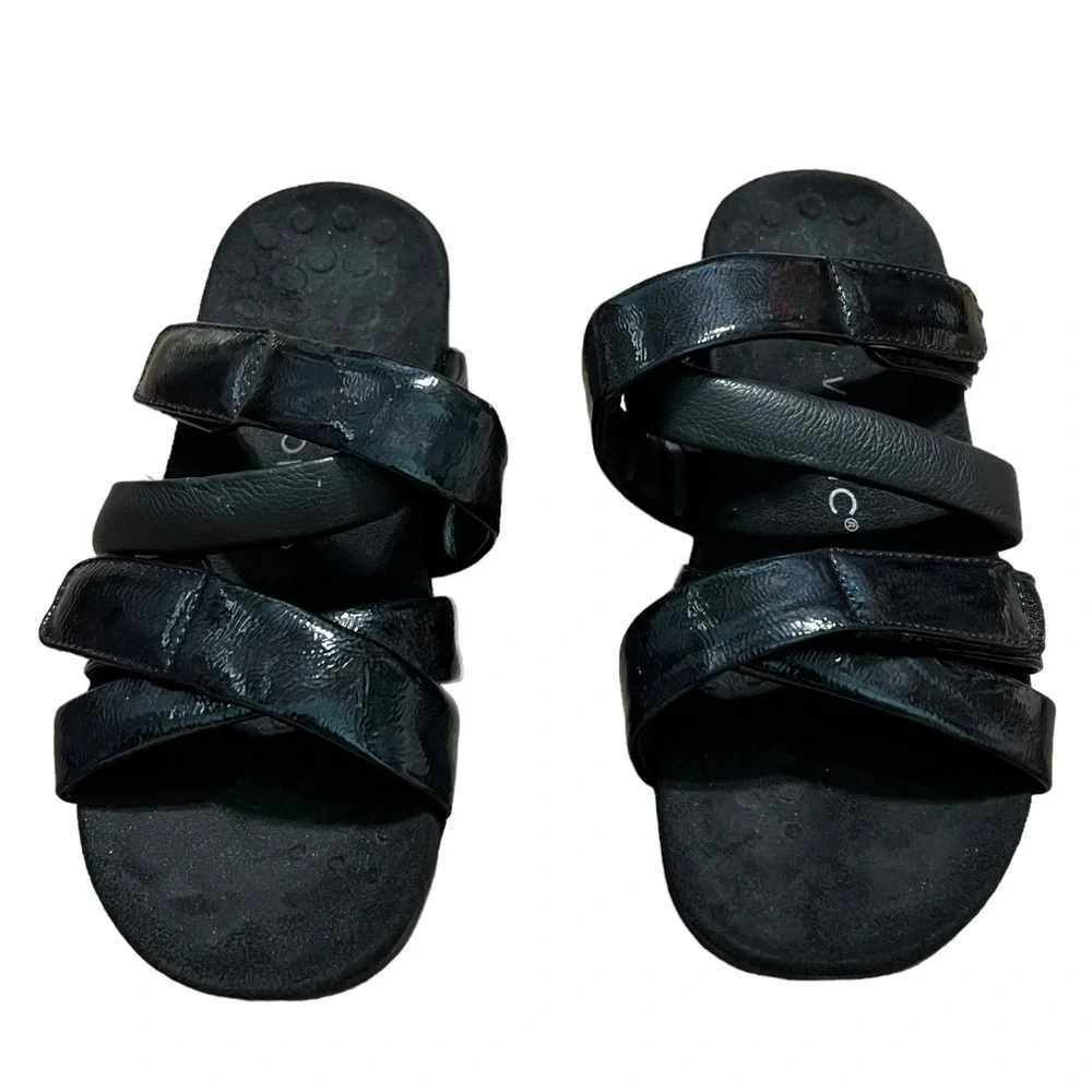 Vionic Black Crisscross Strap Sandals